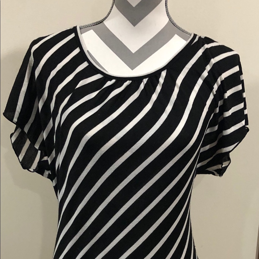 Black and white top